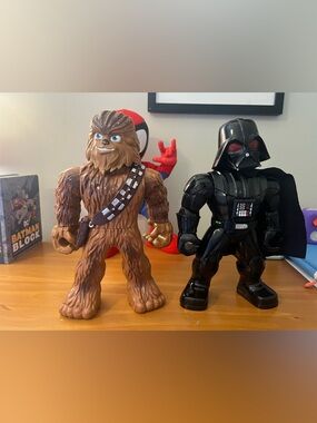 Jumbo XXL Darth Vader and Chewbacca Figures